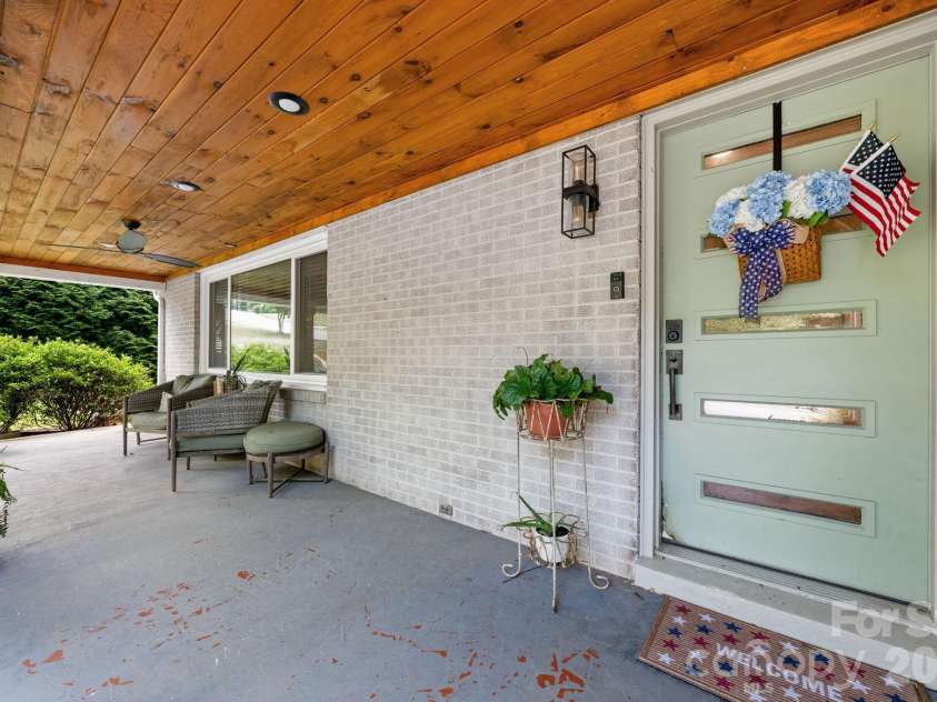 1007 I Street, North Wilkesboro, NC 28659.  MLS# CAR4401159, YatesRealty ID 35913. 