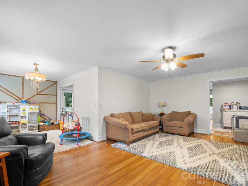 1007 I Street, North Wilkesboro, NC 28659.  MLS# CAR4401159, YatesRealty ID 35913. 
