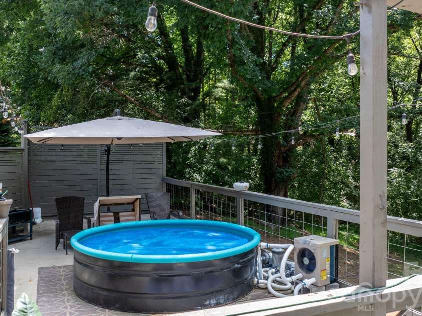 1007 I Street, North Wilkesboro, NC 28659.  MLS# CAR4401159, YatesRealty ID 35913. 