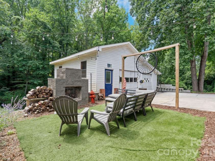 1007 I Street, North Wilkesboro, NC 28659.  MLS# CAR4401159, YatesRealty ID 35913. 