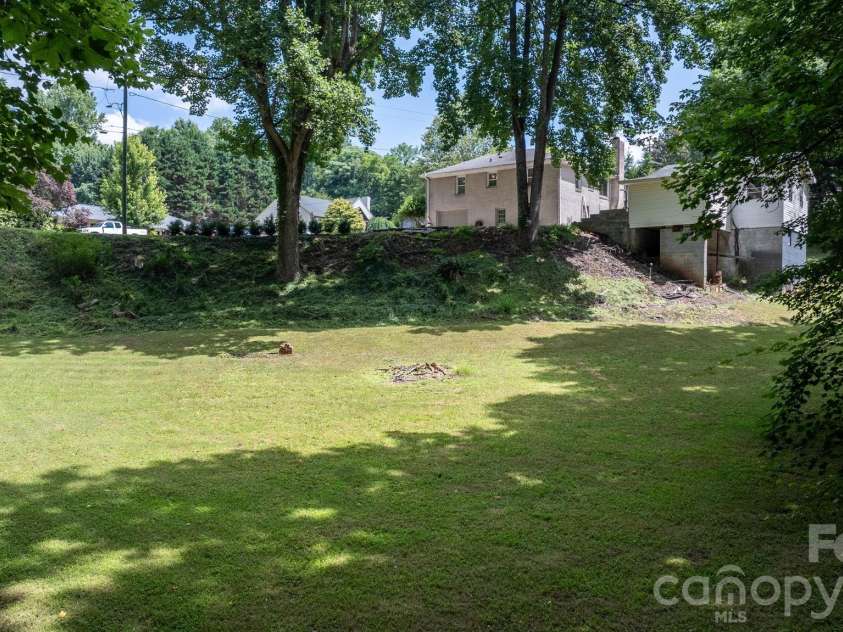 1007 I Street, North Wilkesboro, NC 28659.  MLS# CAR4401159, YatesRealty ID 35913. 