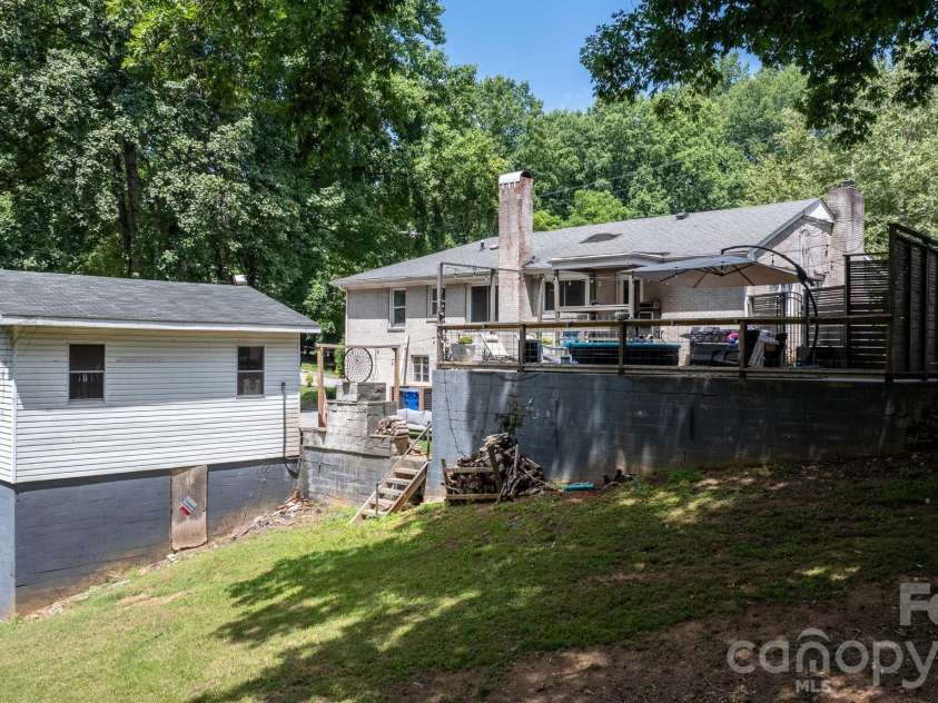 1007 I Street, North Wilkesboro, NC 28659.  MLS# CAR4401159, YatesRealty ID 35913. 