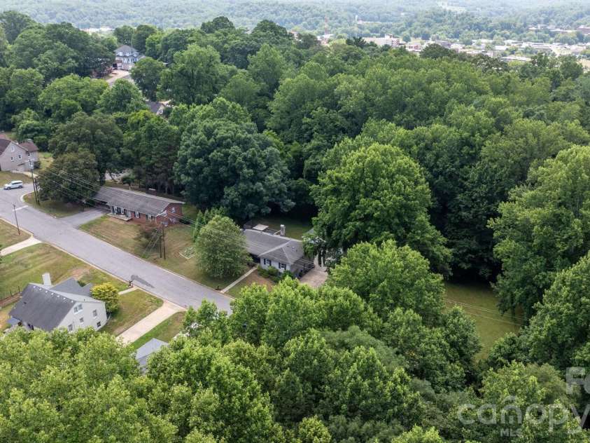 1007 I Street, North Wilkesboro, NC 28659.  MLS# CAR4401159, YatesRealty ID 35913. 