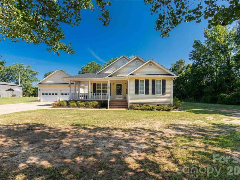 4535 Taxahaw Road, Lancaster, SC 29720.  MLS# CAR4400028, YatesRealty ID 35914. 