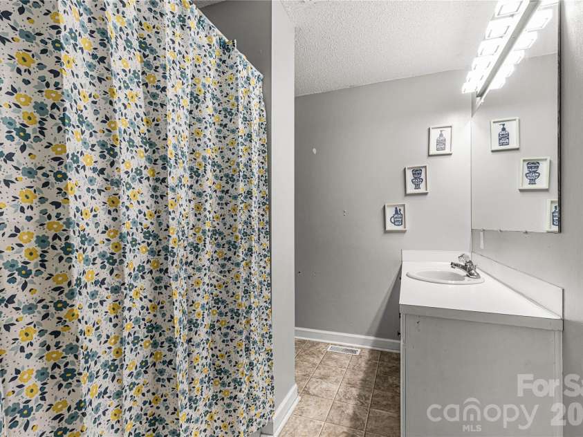 4535 Taxahaw Road, Lancaster, SC 29720.  MLS# CAR4400028, YatesRealty ID 35914. 