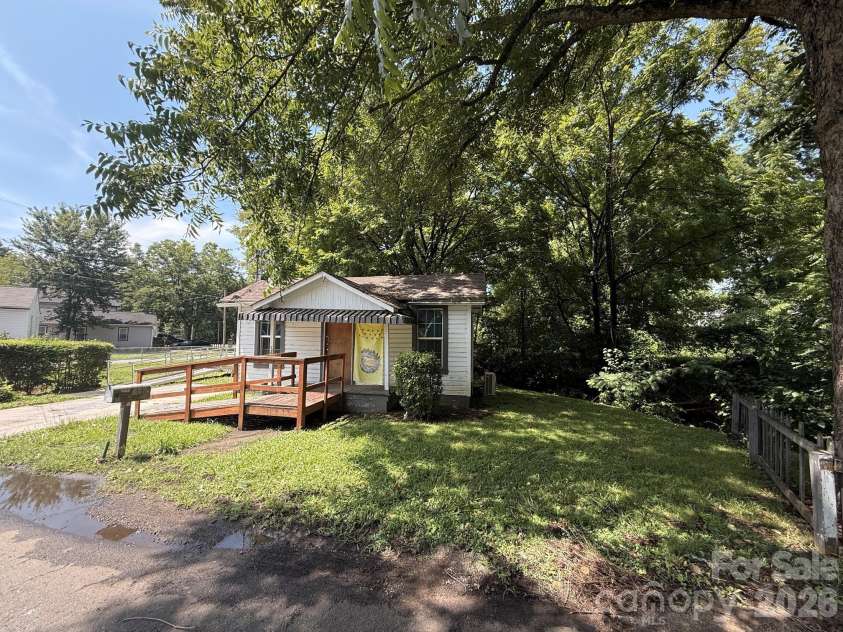 126 James Street, Concord, NC 28025.  MLS# CAR4400329, YatesRealty ID 35915. 