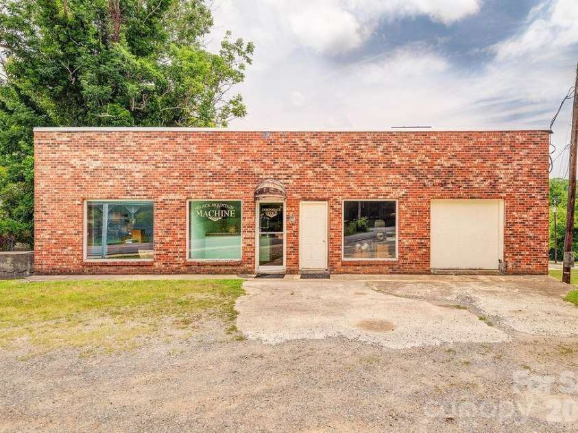 1100-1104 Montreat Road, Black Mountain, NC 28711.  MLS# CAR4374236, YatesRealty ID 35916. 