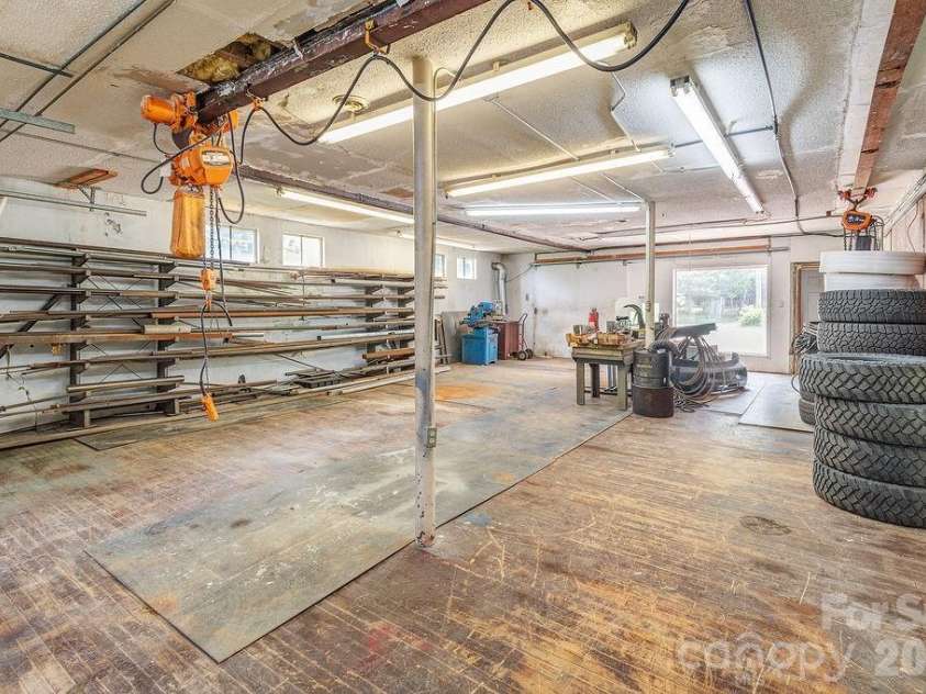 1100-1104 Montreat Road, Black Mountain, NC 28711.  MLS# CAR4374236, YatesRealty ID 35916. 