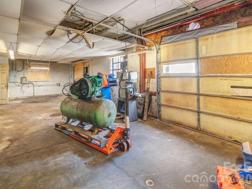 1100-1104 Montreat Road, Black Mountain, NC 28711.  MLS# CAR4374236, YatesRealty ID 35916. 