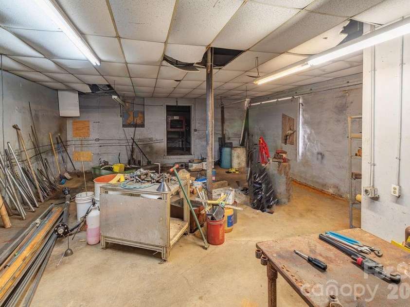 1100-1104 Montreat Road, Black Mountain, NC 28711.  MLS# CAR4374236, YatesRealty ID 35916. 