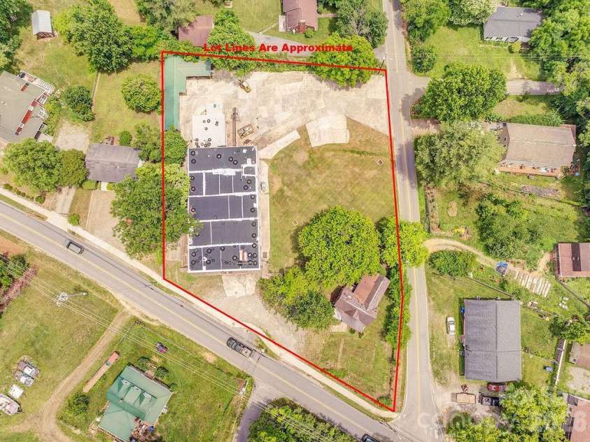 1100-1104 Montreat Road, Black Mountain, NC 28711.  MLS# CAR4374236, YatesRealty ID 35916. 