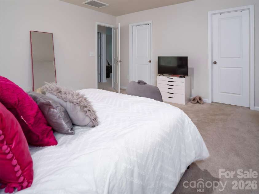 15521 Capps Road, Charlotte, NC 28278.  MLS# CAR4399198, YatesRealty ID 35917. Bedroom