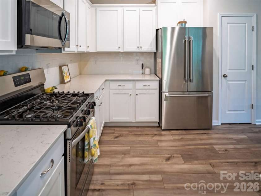 15521 Capps Road, Charlotte, NC 28278.  MLS# CAR4399198, YatesRealty ID 35917. Kitcheb