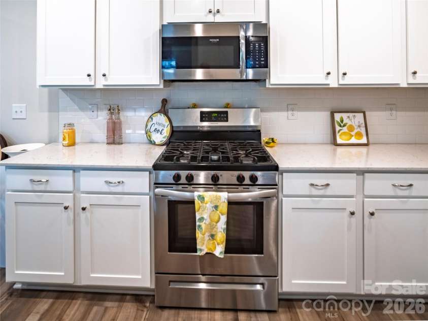 15521 Capps Road, Charlotte, NC 28278.  MLS# CAR4399198, YatesRealty ID 35917. Kitchen