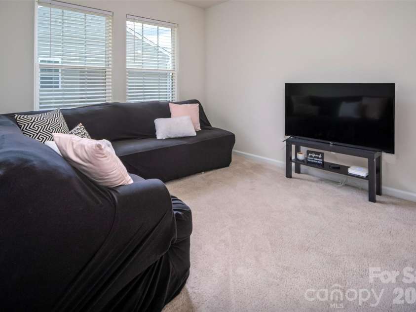 15521 Capps Road, Charlotte, NC 28278.  MLS# CAR4399198, YatesRealty ID 35917. Upstairs den