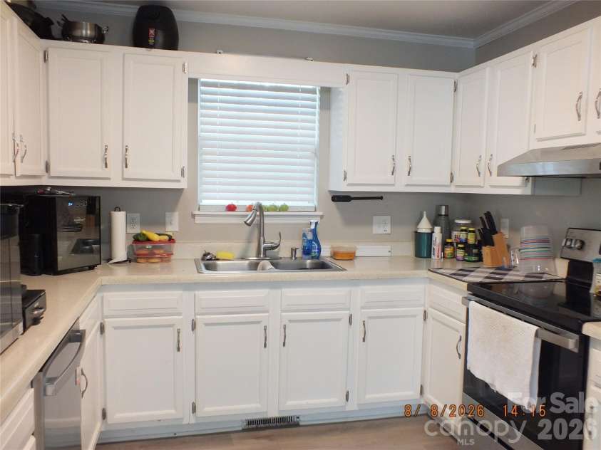 2274 White Pine Court, Lancaster, SC 29720.  MLS# CAR4402595, YatesRealty ID 35919. 