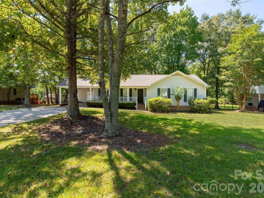 2274 White Pine Court, Lancaster, SC 29720.  MLS# CAR4419652, YatesRealty ID 35919. 
