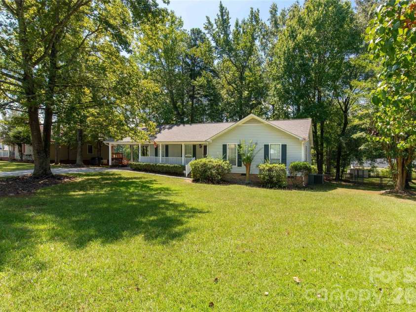 2274 White Pine Court, Lancaster, SC 29720.  MLS# CAR4419652, YatesRealty ID 35919. 