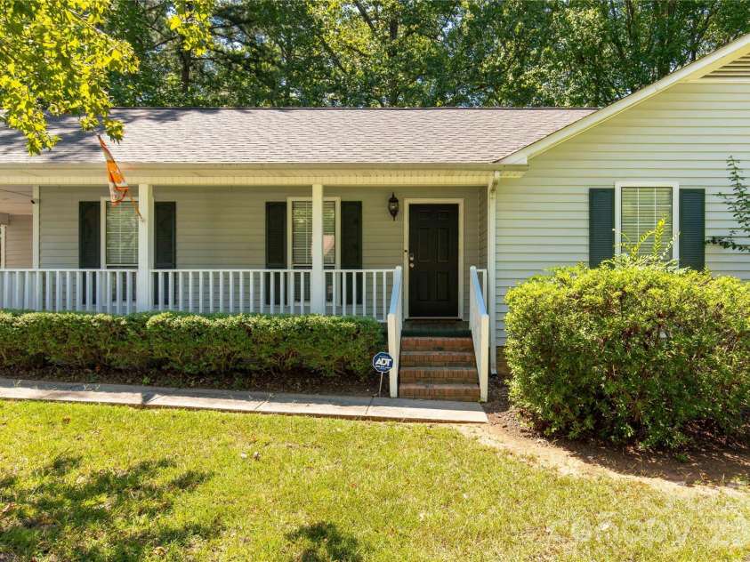 2274 White Pine Court, Lancaster, SC 29720.  MLS# CAR4419652, YatesRealty ID 35919. 