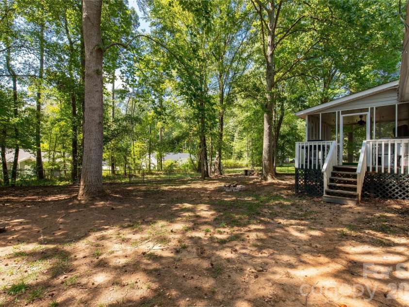 2274 White Pine Court, Lancaster, SC 29720.  MLS# CAR4419652, YatesRealty ID 35919. 