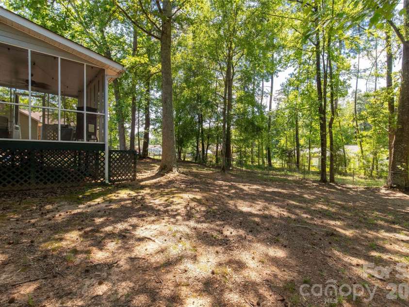 2274 White Pine Court, Lancaster, SC 29720.  MLS# CAR4419652, YatesRealty ID 35919. 