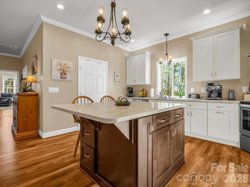 261 Boland Drive, Lake Lure, NC 28746.  MLS# CAR4232429, YatesRealty ID 3592. Kitchen Island