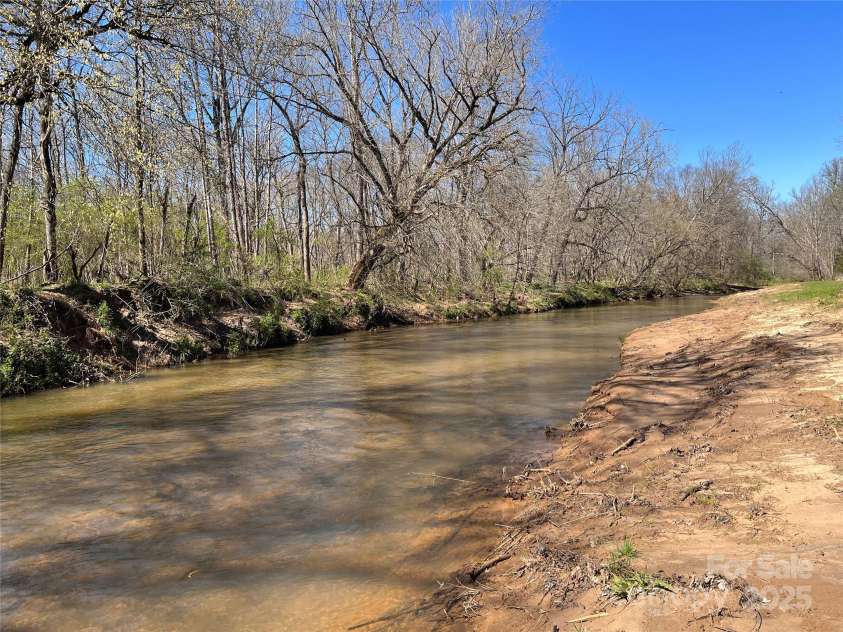 898 Burnt Gin Road, Gaffney, SC 29340.  MLS# CAR4242648, YatesRealty ID 3592. 