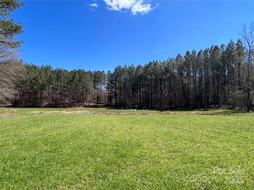 898 Burnt Gin Road, Gaffney, SC 29340.  MLS# CAR4242648, YatesRealty ID 3592. 