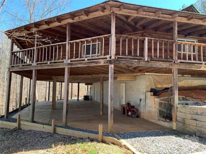 898 Burnt Gin Road, Gaffney, SC 29340.  MLS# CAR4242648, YatesRealty ID 3592. 