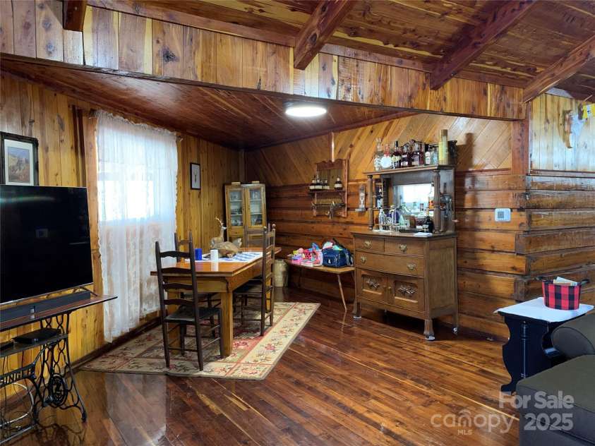 898 Burnt Gin Road, Gaffney, SC 29340.  MLS# CAR4242648, YatesRealty ID 3592. 