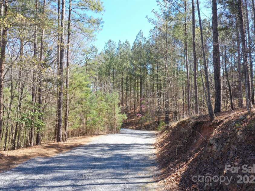 898 Burnt Gin Road, Gaffney, SC 29340.  MLS# CAR4242648, YatesRealty ID 3592. 