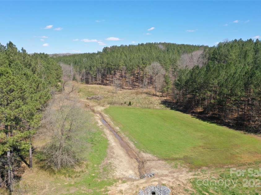 898 Burnt Gin Road, Gaffney, SC 29340.  MLS# CAR4242648, YatesRealty ID 3592. 