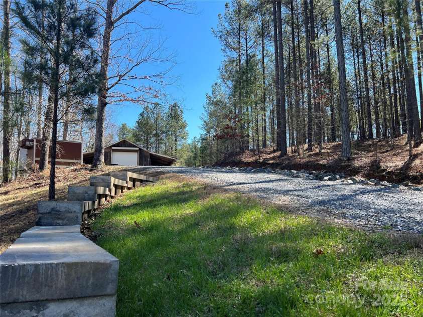 898 Burnt Gin Road, Gaffney, SC 29340.  MLS# CAR4242648, YatesRealty ID 3592. 