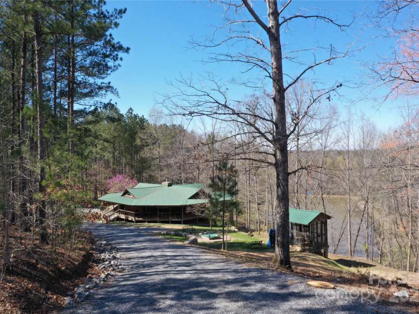 898 Burnt Gin Road, Gaffney, SC 29340.  MLS# CAR4242648, YatesRealty ID 3592. 