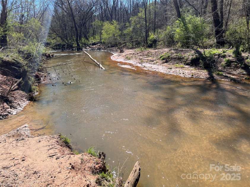 898 Burnt Gin Road, Gaffney, SC 29340.  MLS# CAR4242648, YatesRealty ID 3592. 