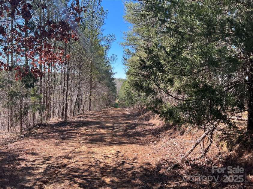 898 Burnt Gin Road, Gaffney, SC 29340.  MLS# CAR4242648, YatesRealty ID 3592. 