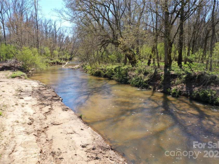 898 Burnt Gin Road, Gaffney, SC 29340.  MLS# CAR4242648, YatesRealty ID 3592. 