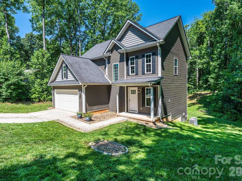 3605 Still Knoll Lane, Sherrills Ford, NC 28673.  MLS# CAR4400948, YatesRealty ID 35921. 