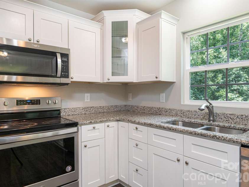3605 Still Knoll Lane, Sherrills Ford, NC 28673.  MLS# CAR4400948, YatesRealty ID 35921. 