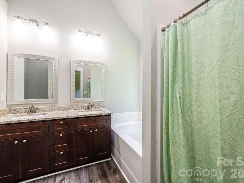 3605 Still Knoll Lane, Sherrills Ford, NC 28673.  MLS# CAR4400948, YatesRealty ID 35921. 