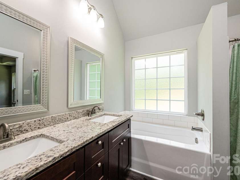3605 Still Knoll Lane, Sherrills Ford, NC 28673.  MLS# CAR4400948, YatesRealty ID 35921. 