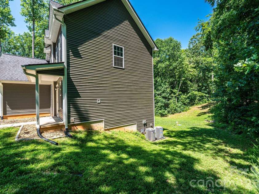 3605 Still Knoll Lane, Sherrills Ford, NC 28673.  MLS# CAR4400948, YatesRealty ID 35921. 