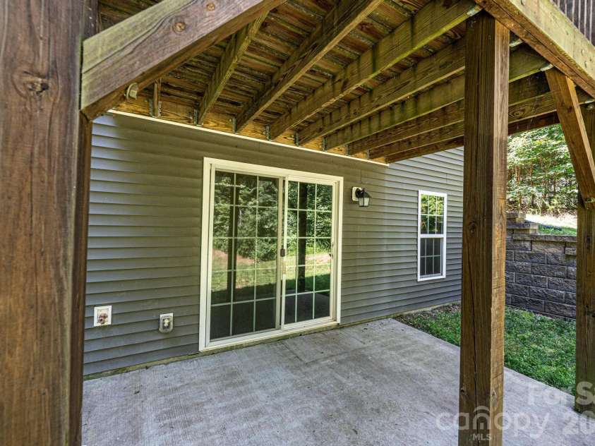 3605 Still Knoll Lane, Sherrills Ford, NC 28673.  MLS# CAR4400948, YatesRealty ID 35921. 