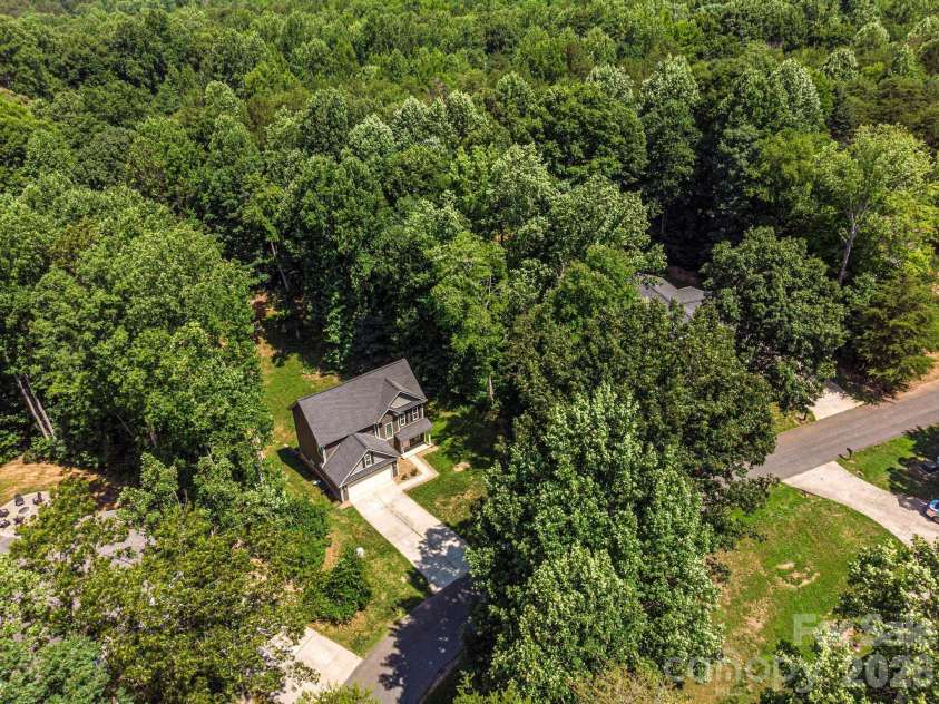 3605 Still Knoll Lane, Sherrills Ford, NC 28673.  MLS# CAR4400948, YatesRealty ID 35921. 