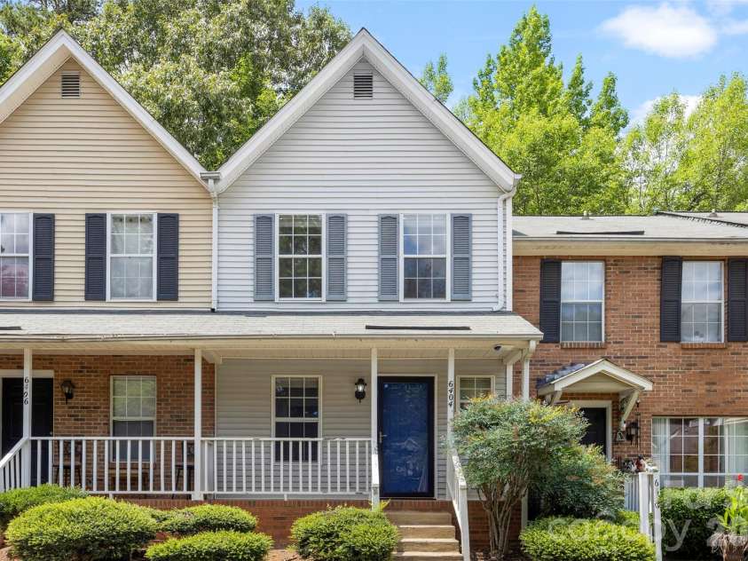 6404 Windsor Gate Lane, Charlotte, NC 28215.  MLS# CAR4401373, YatesRealty ID 35924. 