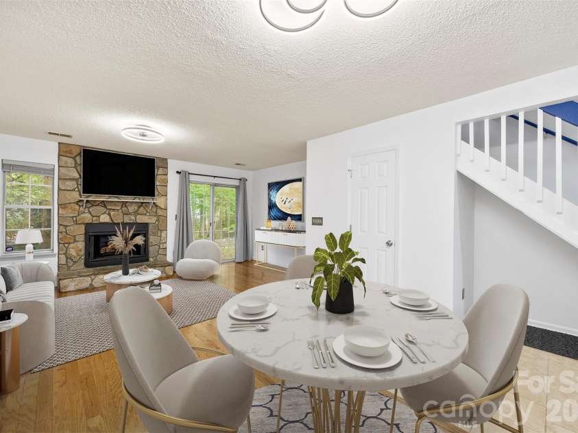 6404 Windsor Gate Lane, Charlotte, NC 28215.  MLS# CAR4401373, YatesRealty ID 35924. Virtually Staged Photo