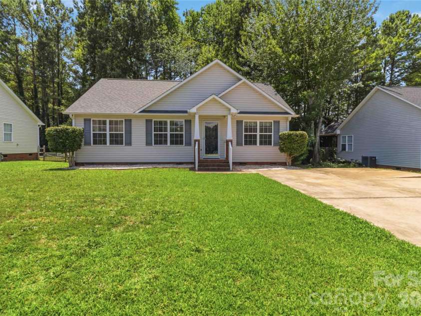 1134 Allison Bluff Trail, Rock Hill, SC 29732.  MLS# CAR4402322, YatesRealty ID 35925. 