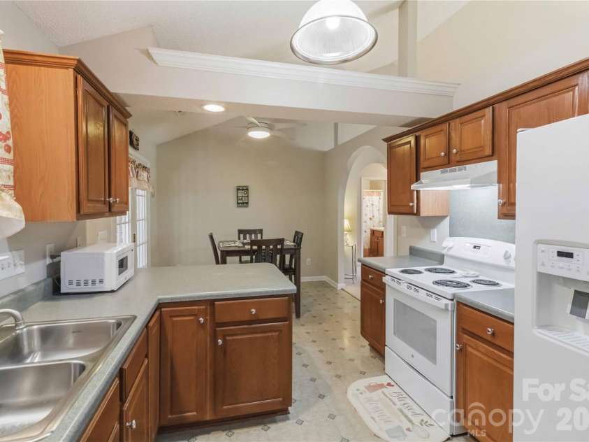 1134 Allison Bluff Trail, Rock Hill, SC 29732.  MLS# CAR4402322, YatesRealty ID 35925. 