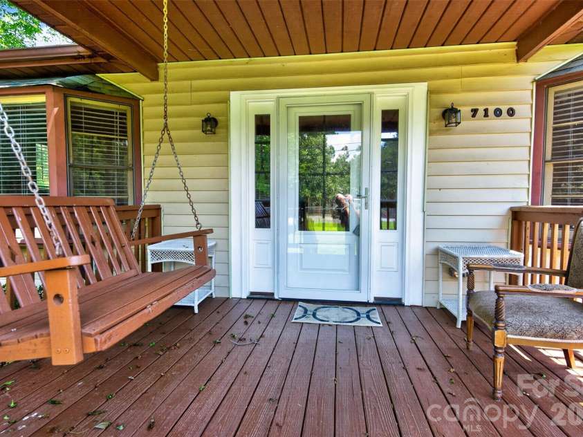 7040 Pear Tree Road, Charlotte, NC 28216.  MLS# CAR4402192, YatesRealty ID 35927. 