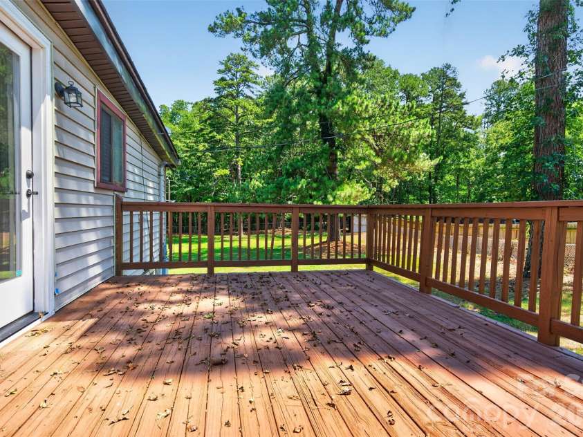 7040 Pear Tree Road, Charlotte, NC 28216.  MLS# CAR4402192, YatesRealty ID 35927. 
